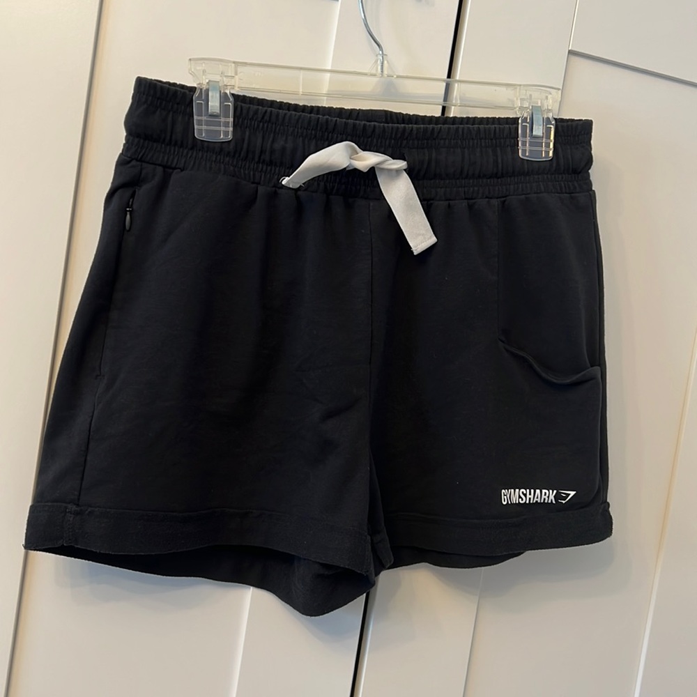 GYMSHARK SHORTS